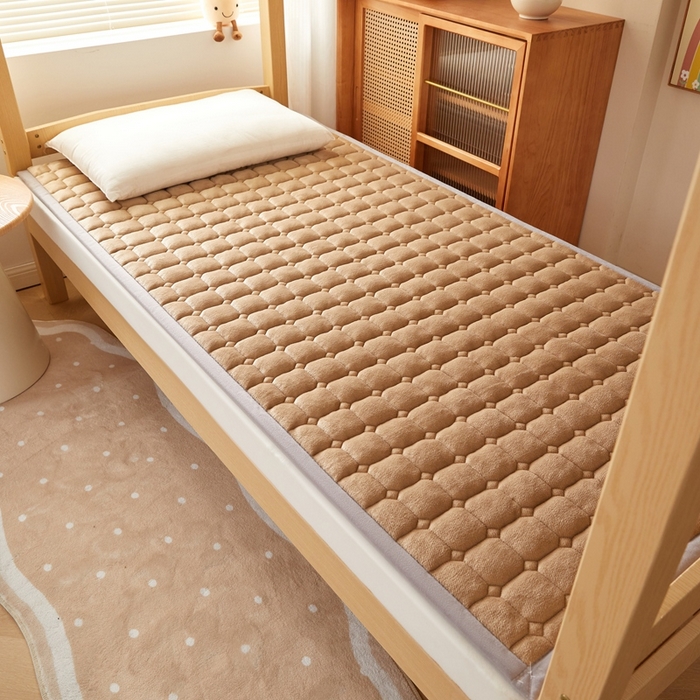 91家纺网 家纺一手货源 找家纺 元昊床垫 2025新款牛奶绒学生宿舍夹棉床垫直角防滑床垫 高端-卡其