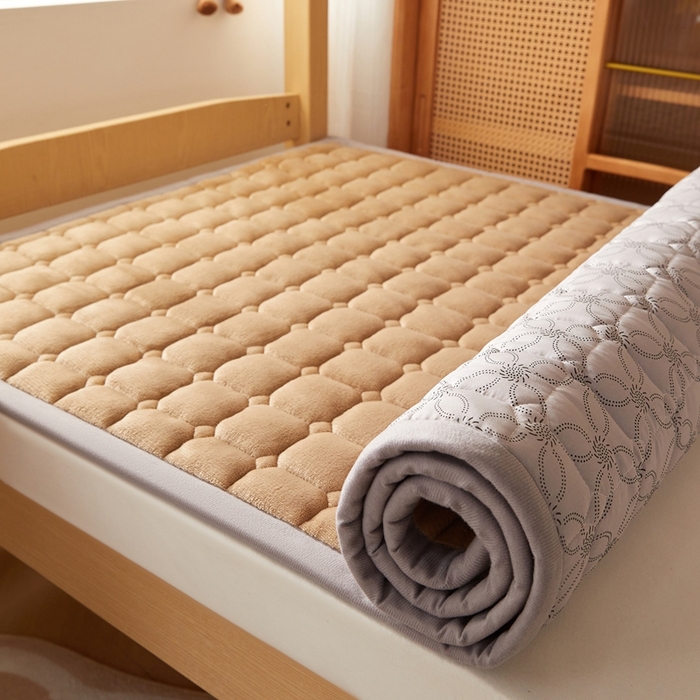 91家纺网 家纺一手货源 找家纺 元昊床垫 2025新款牛奶绒学生宿舍夹棉床垫直角防滑床垫 高端-卡其