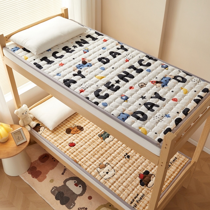 91家纺网 家纺一手货源 找家纺 元昊床垫 2025新款牛奶绒学生宿舍夹棉床垫直角防滑床垫 伙伴熊