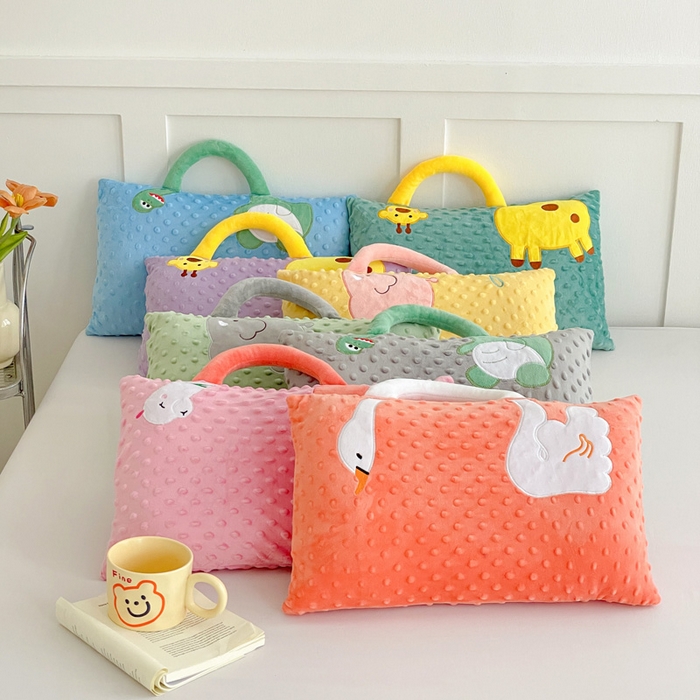 91家纺网 家纺一手货源 找家纺 （总）亦帆枕芯 2025新款豆豆绒儿童卡童手提枕头枕芯枕芯加枕套可拆洗