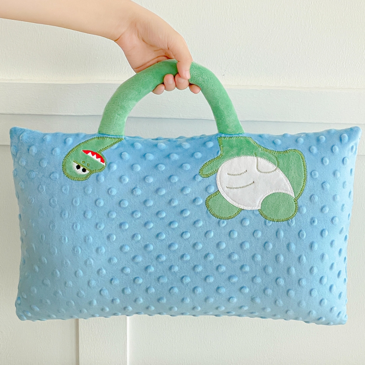 91家纺网 家纺一手货源 找家纺 （总）亦帆枕芯 2025新款豆豆绒儿童卡童手提枕头枕芯枕芯加枕套可拆洗