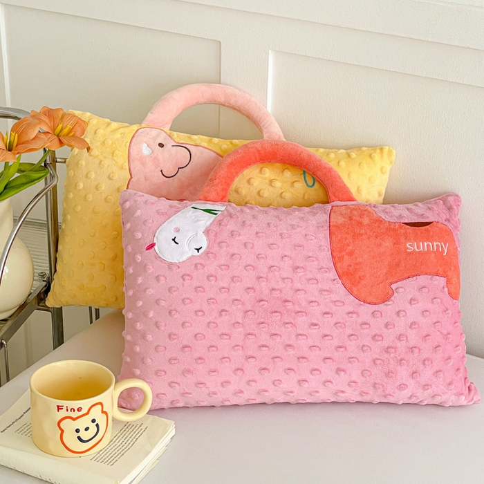 91家纺网 家纺一手货源 找家纺 （总）亦帆枕芯 2025新款豆豆绒儿童卡童手提枕头枕芯枕芯加枕套可拆洗