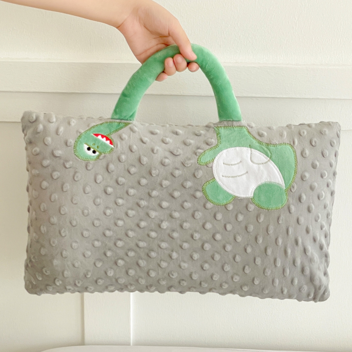 91家纺网 家纺一手货源 找家纺 （总）亦帆枕芯 2025新款豆豆绒儿童卡童手提枕头枕芯枕芯加枕套可拆洗