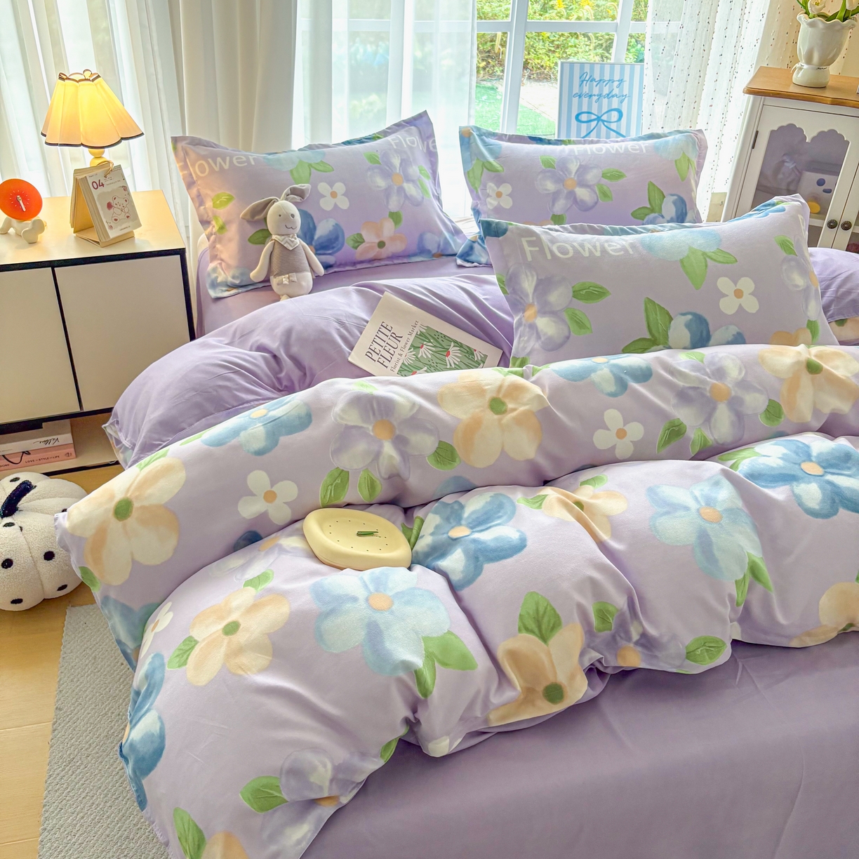 91家纺网 家纺一手货源 找家纺 正莱欣 2025新品加厚生态棉磨毛四件套高克重植物羊绒床单款床笠款四件套大量现货（学生三件套）巴黎花染