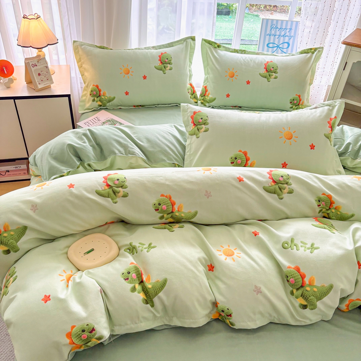 91家纺网 家纺一手货源 找家纺 正莱欣 2025新品加厚生态棉磨毛四件套高克重植物羊绒床单款床笠款四件套大量现货（学生三件套）小萌龙