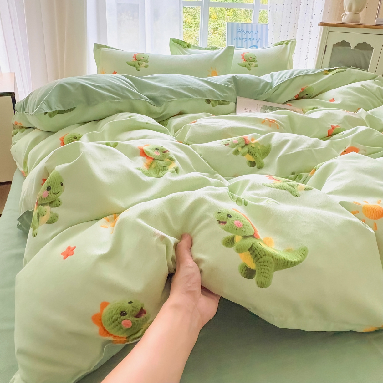 91家纺网 家纺一手货源 找家纺 正莱欣 2025新品加厚生态棉磨毛四件套高克重植物羊绒床单款床笠款四件套大量现货（学生三件套）小萌龙