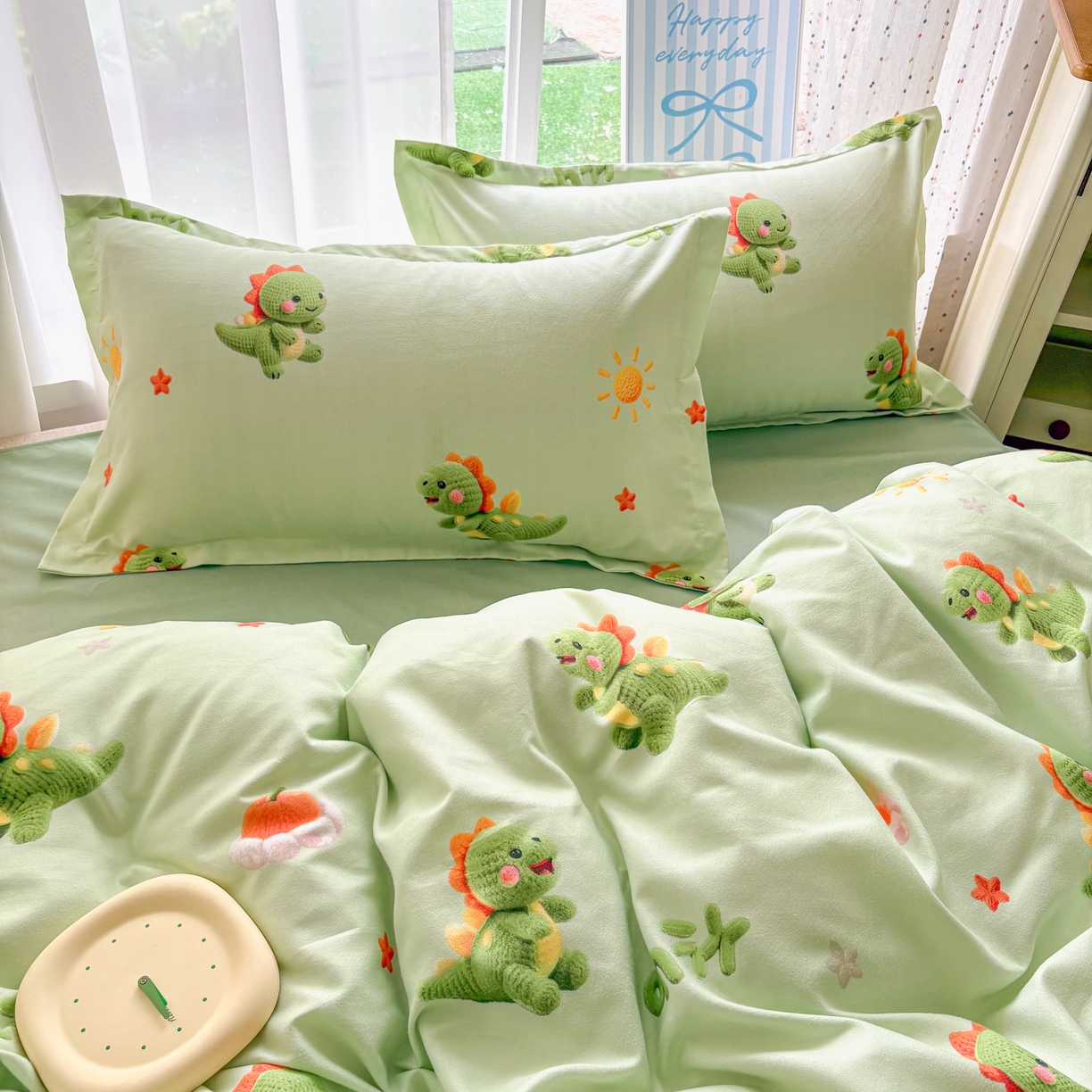 91家纺网 家纺一手货源 找家纺 正莱欣 2025新品加厚生态棉磨毛四件套高克重植物羊绒床单款床笠款四件套大量现货（学生三件套）小萌龙