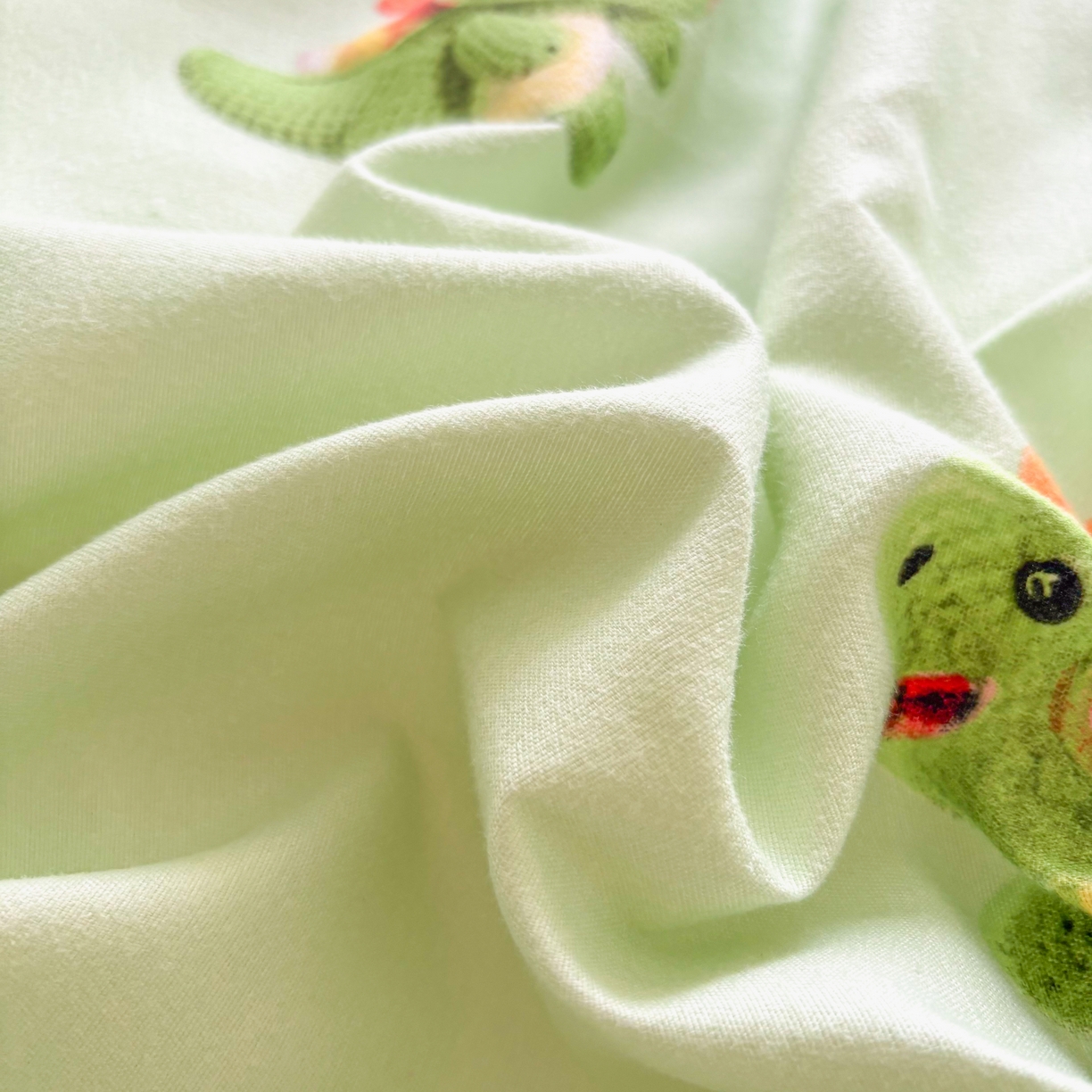 91家纺网 家纺一手货源 找家纺 正莱欣 2025新品加厚生态棉磨毛四件套高克重植物羊绒床单款床笠款四件套大量现货（学生三件套）小萌龙