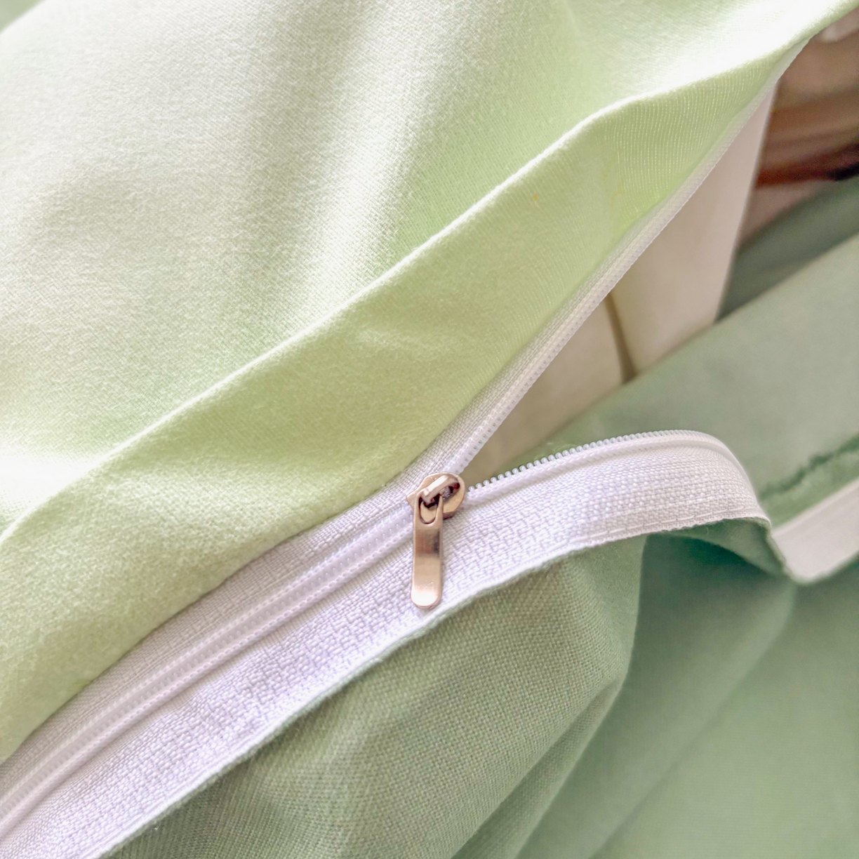 91家纺网 家纺一手货源 找家纺 正莱欣 2025新品加厚生态棉磨毛四件套高克重植物羊绒床单款床笠款四件套大量现货（学生三件套）小萌龙