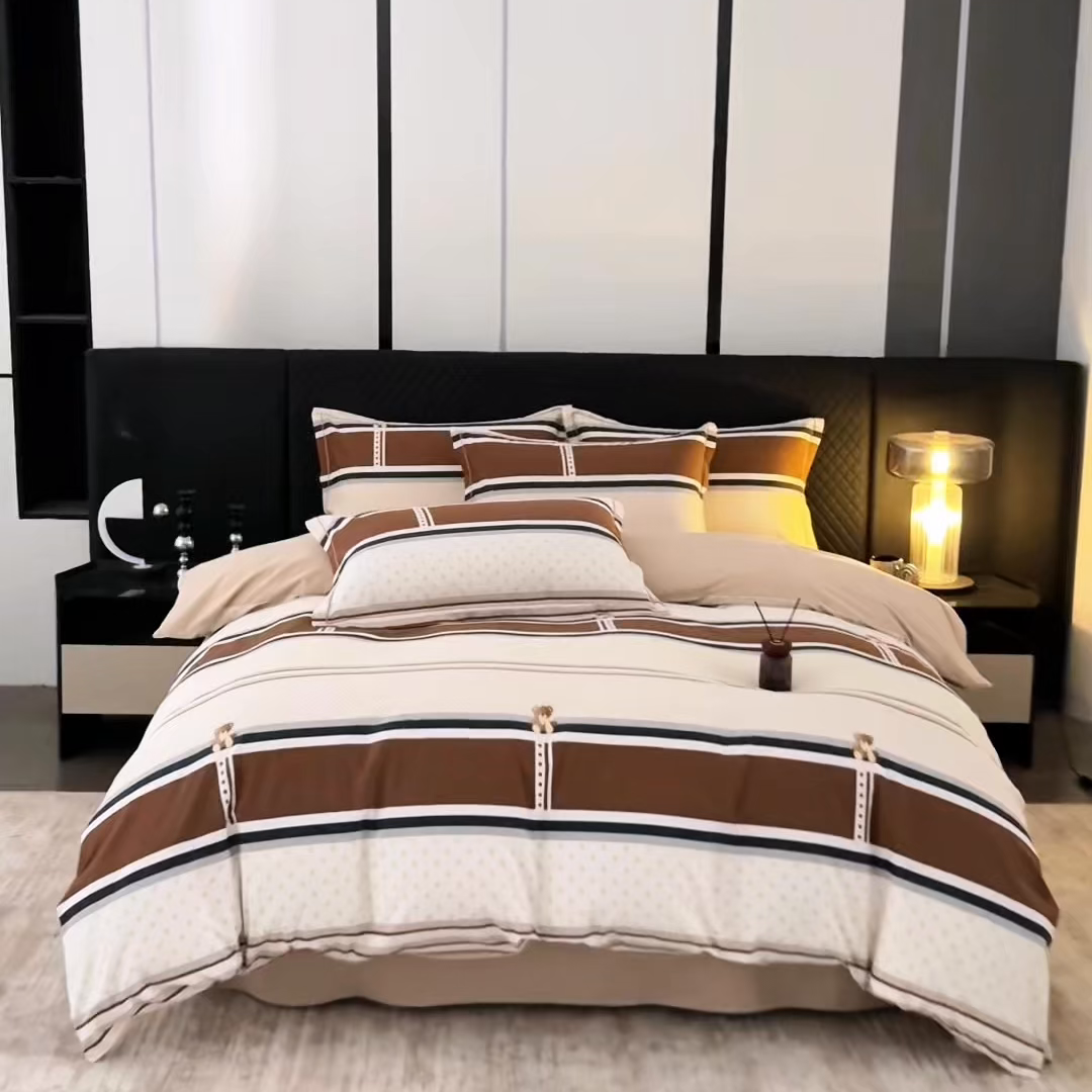 91家纺网 家纺一手货源 找家纺 晶缦家纺 2025新款加厚纯棉全棉磨毛四件套 熊可爱咖