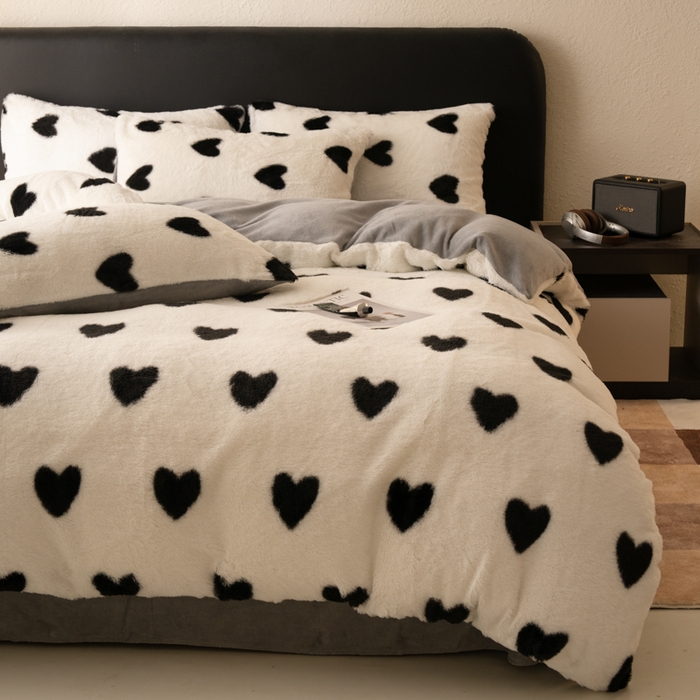 91家纺网 家纺一手货源 找家纺 梦纤绒 2025新款兔毛绒四件套 桃心