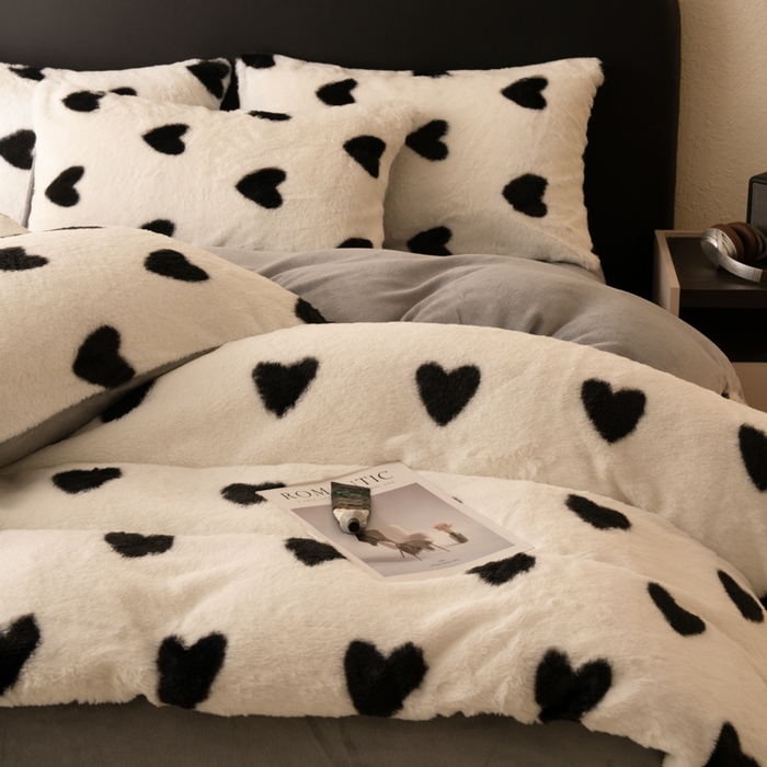 91家纺网 家纺一手货源 找家纺 梦纤绒 2025新款兔毛绒四件套 桃心