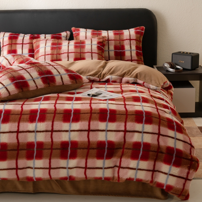 91家纺网 家纺一手货源 找家纺 梦纤绒 2025新款兔毛绒四件套 简约方格红