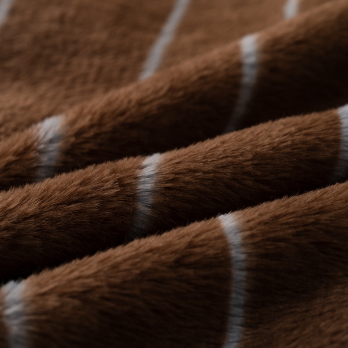 91家纺网 家纺一手货源 找家纺 梦纤绒 2025新款兔毛绒四件套 条纹小熊咖