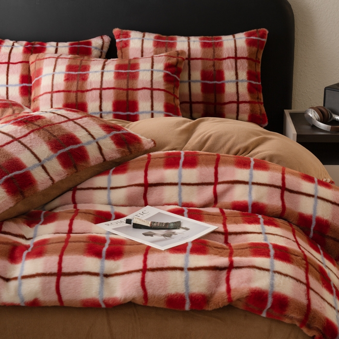 91家纺网 家纺一手货源 找家纺 梦纤绒 2025新款兔毛绒四件套 简约方格红