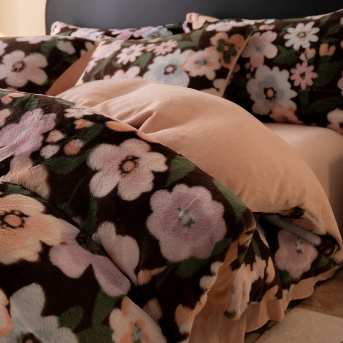 91家纺网 家纺一手货源 找家纺 梦纤绒 2025新款兔毛绒四件套 幸福花园