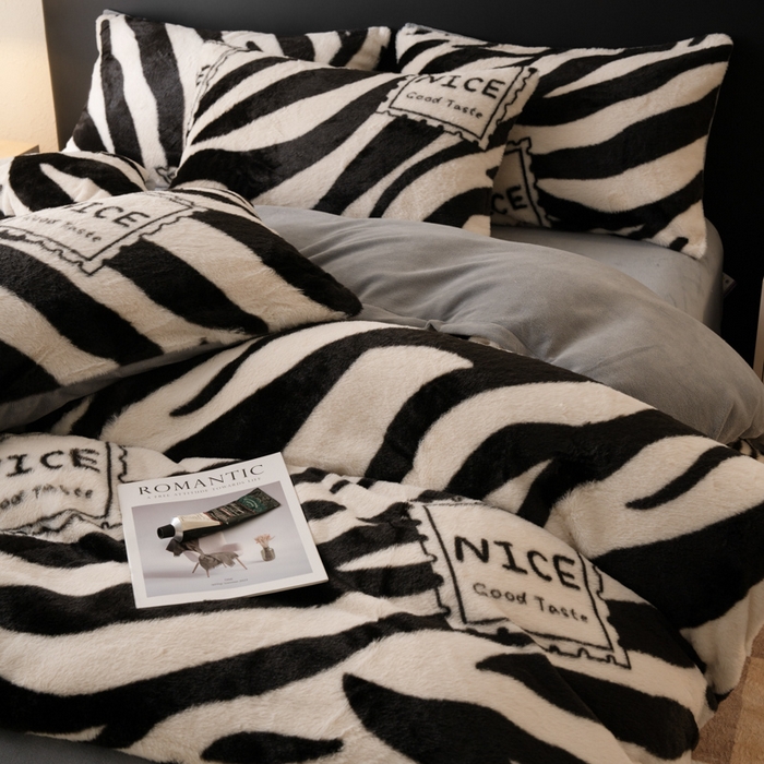 91家纺网 家纺一手货源 找家纺 梦纤绒 2025新款兔毛绒四件套 斑马格