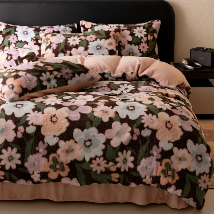 91家纺网 家纺一手货源 找家纺 梦纤绒 2025新款兔毛绒四件套 幸福花园