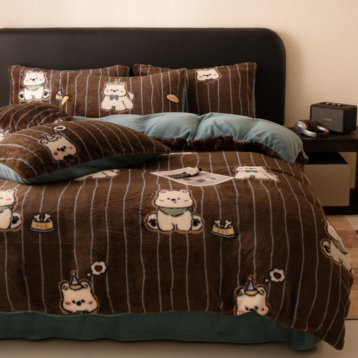 91家纺网 家纺一手货源 找家纺 梦纤绒 2025新款兔毛绒四件套 条纹小熊咖