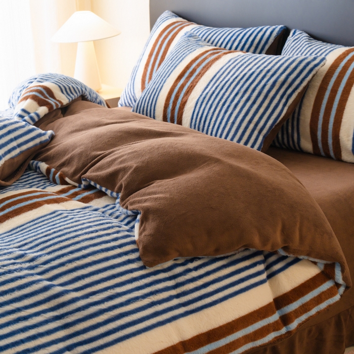 91家纺网 家纺一手货源 找家纺 梦纤绒 2025新款兔毛绒四件套 浅调爱纹