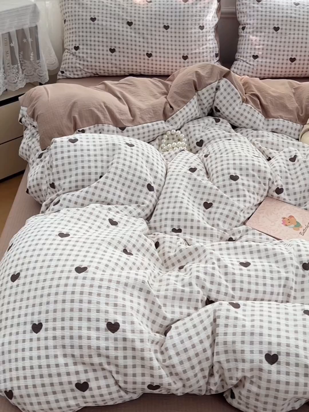 91家纺网 家纺一手货源 找家纺 优佳优品 2025新款高克重云感双层纱印花四件套 棕心棋语