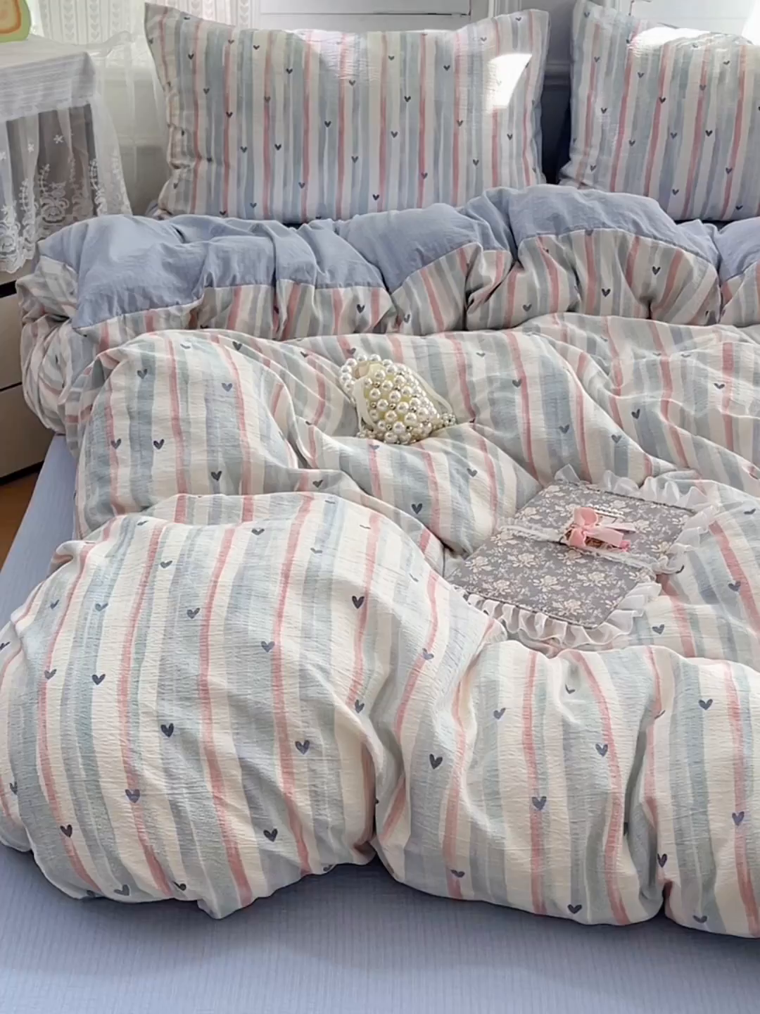 91家纺网 家纺一手货源 找家纺 优尚佳生活馆 2025新款高克重云感双层纱印花四件套 彩条心梦