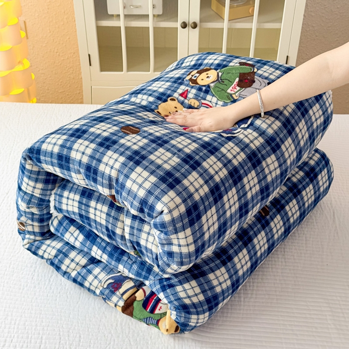 91家纺网 家纺一手货源 找家纺 （总）爱彼家纺 2025新款奶油风羊羔绒+牛奶绒可爱卡通被子被芯秋被冬被被子被芯-直播热门款