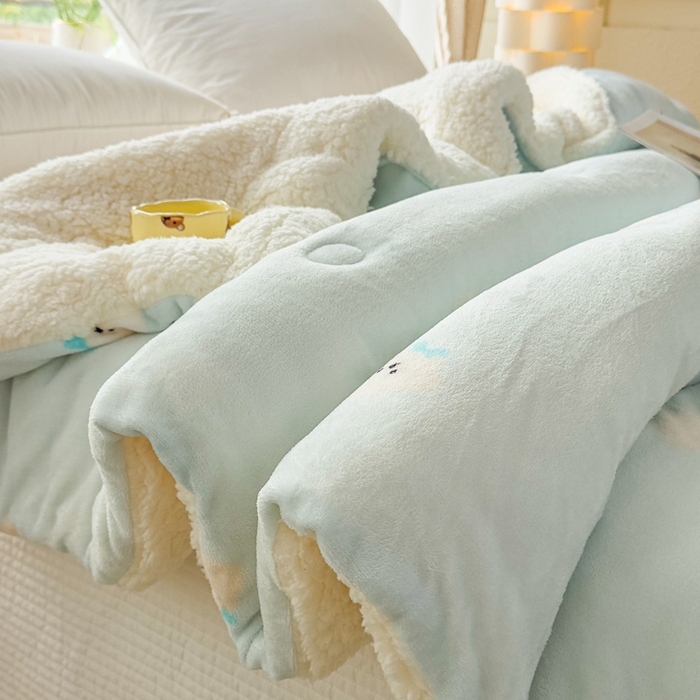 91家纺网 家纺一手货源 找家纺 爱彼家纺 2025新款奶油风羊羔绒+牛奶绒可爱卡通被子被芯秋被冬被被子被芯-直播热门款 浅蓝甜点小狗