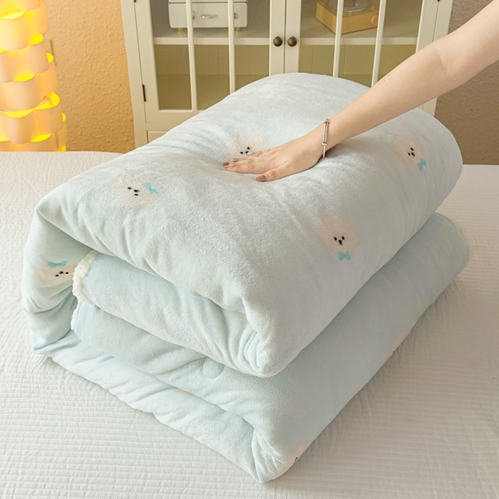 91家纺网 家纺一手货源 找家纺 爱彼家纺 2025新款奶油风羊羔绒+牛奶绒可爱卡通被子被芯秋被冬被被子被芯-直播热门款 浅蓝甜点小狗