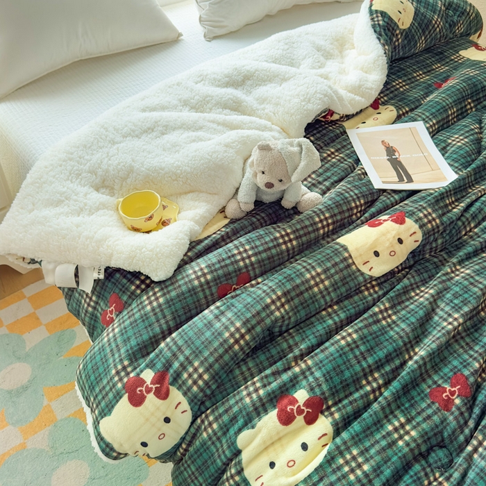 91家纺网 家纺一手货源 找家纺 爱彼家纺 2025新款奶油风羊羔绒+牛奶绒可爱卡通被子被芯秋被冬被被子被芯-直播热门款 绅士绿kt