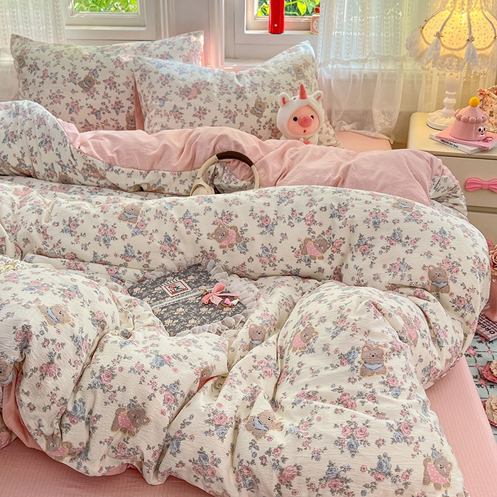 91家纺网 家纺一手货源 找家纺 优尚佳生活馆 2025新款高克重云感双层纱印花四件套 熊花私语