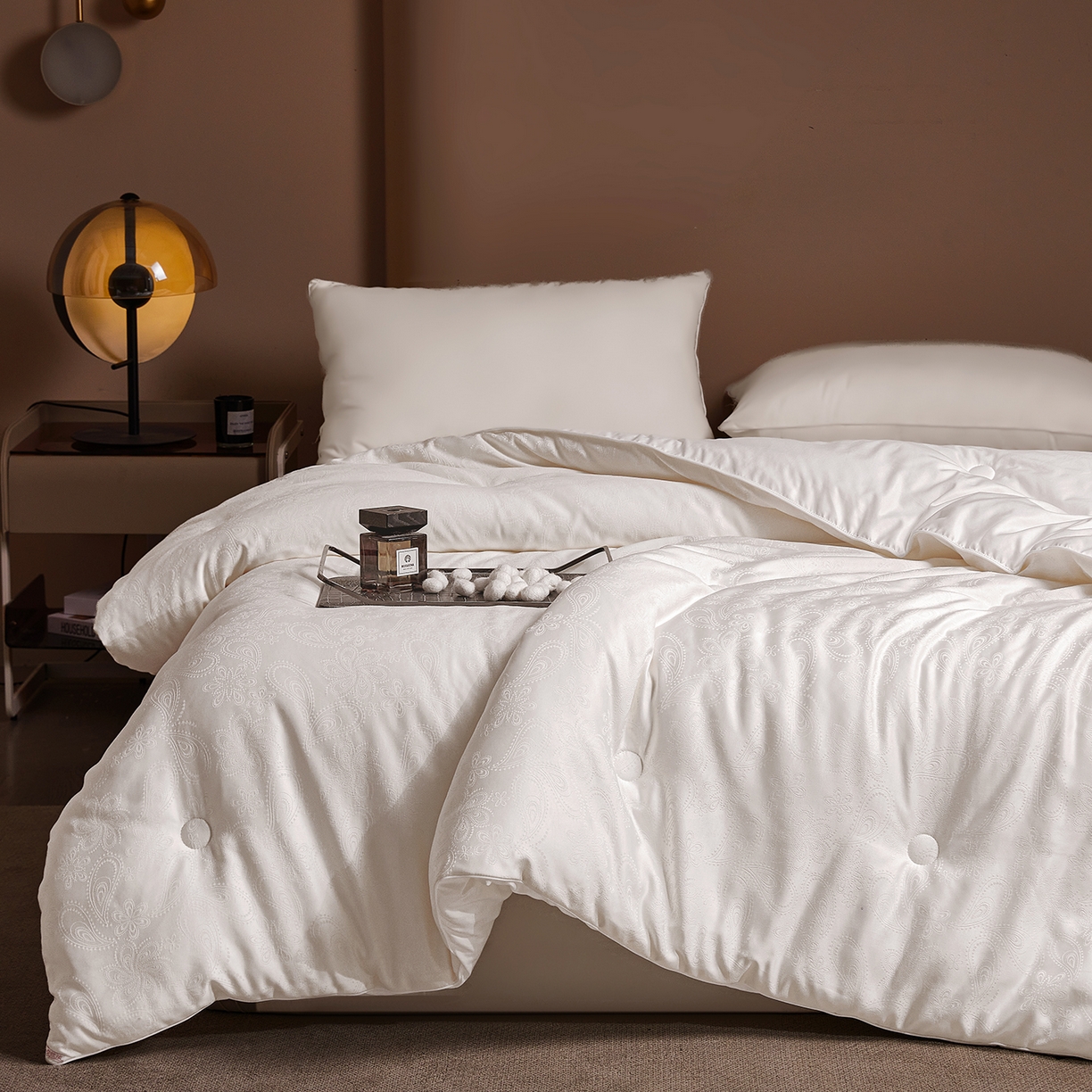 91家纺网 家纺一手货源 找家纺 欢乐季 2025新款贡缎提花蚕丝被 被子被芯 白色