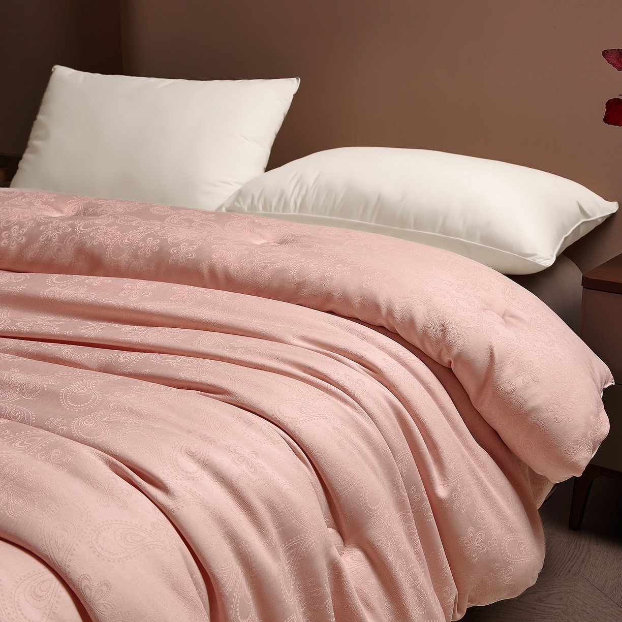 91家纺网 家纺一手货源 找家纺 欢乐季 2025新款贡缎提花蚕丝被 被子被芯 粉色