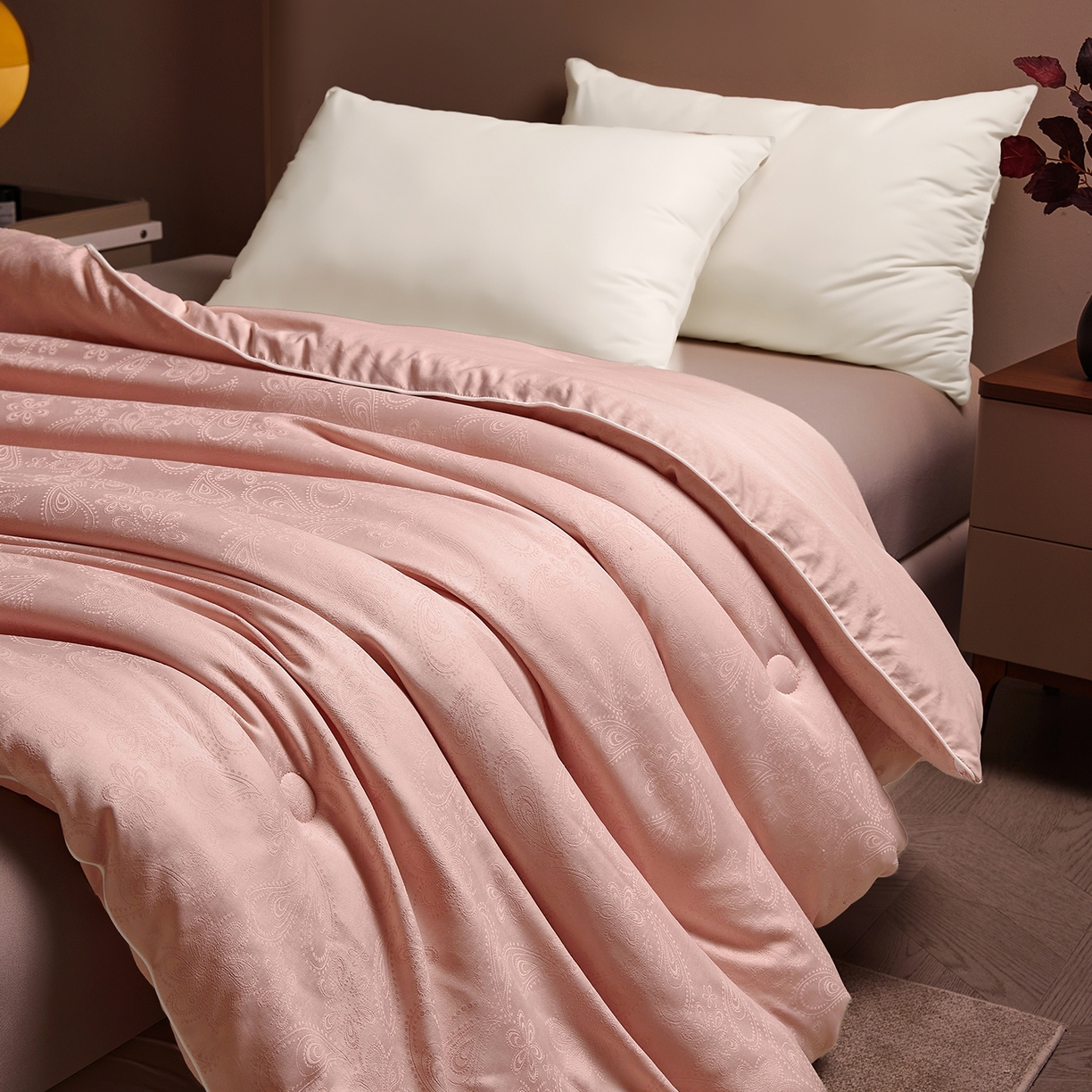 91家纺网 家纺一手货源 找家纺 欢乐季 2025新款贡缎提花蚕丝被 被子被芯 粉色