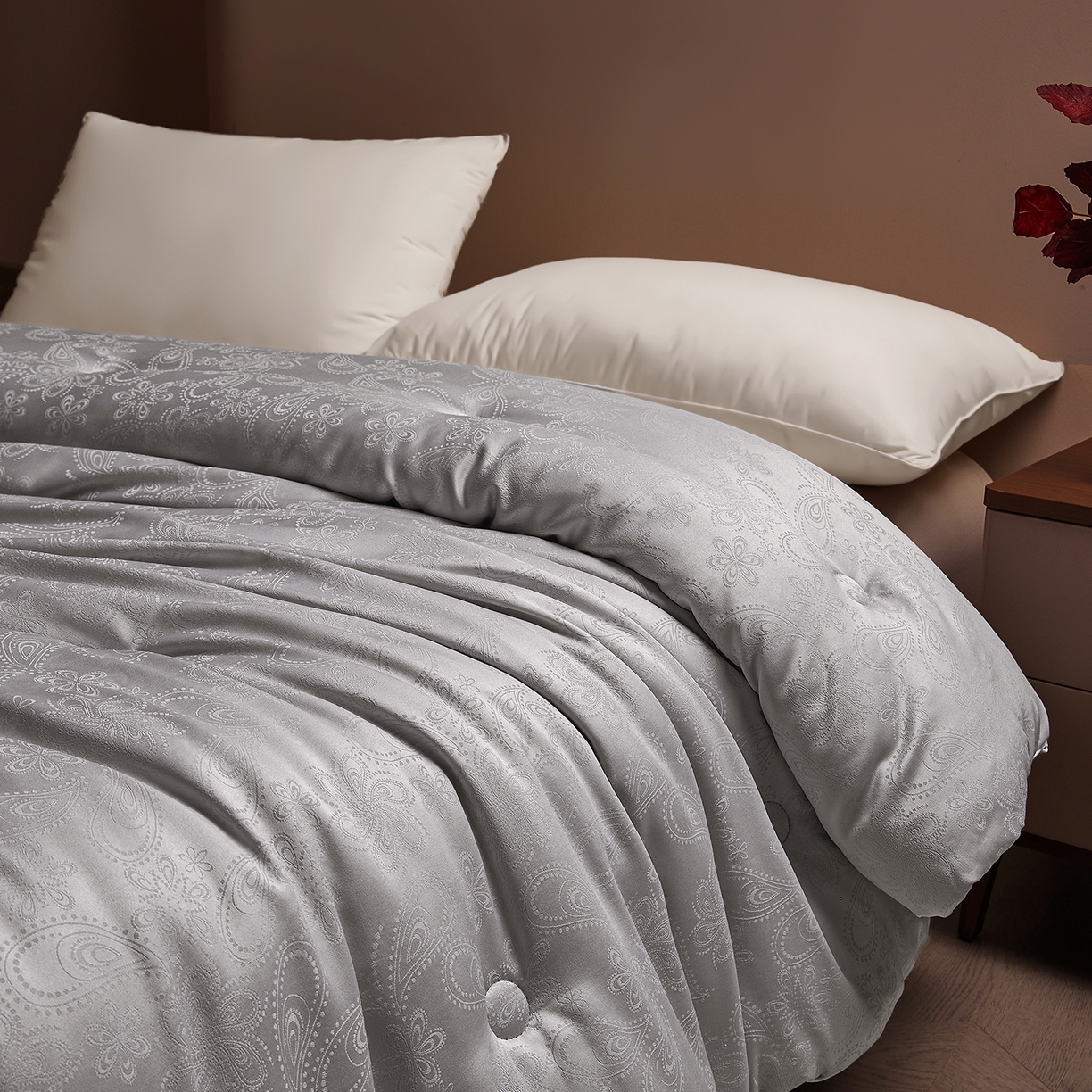 91家纺网 家纺一手货源 找家纺 欢乐季 2025新款贡缎提花蚕丝被 被子被芯 灰色