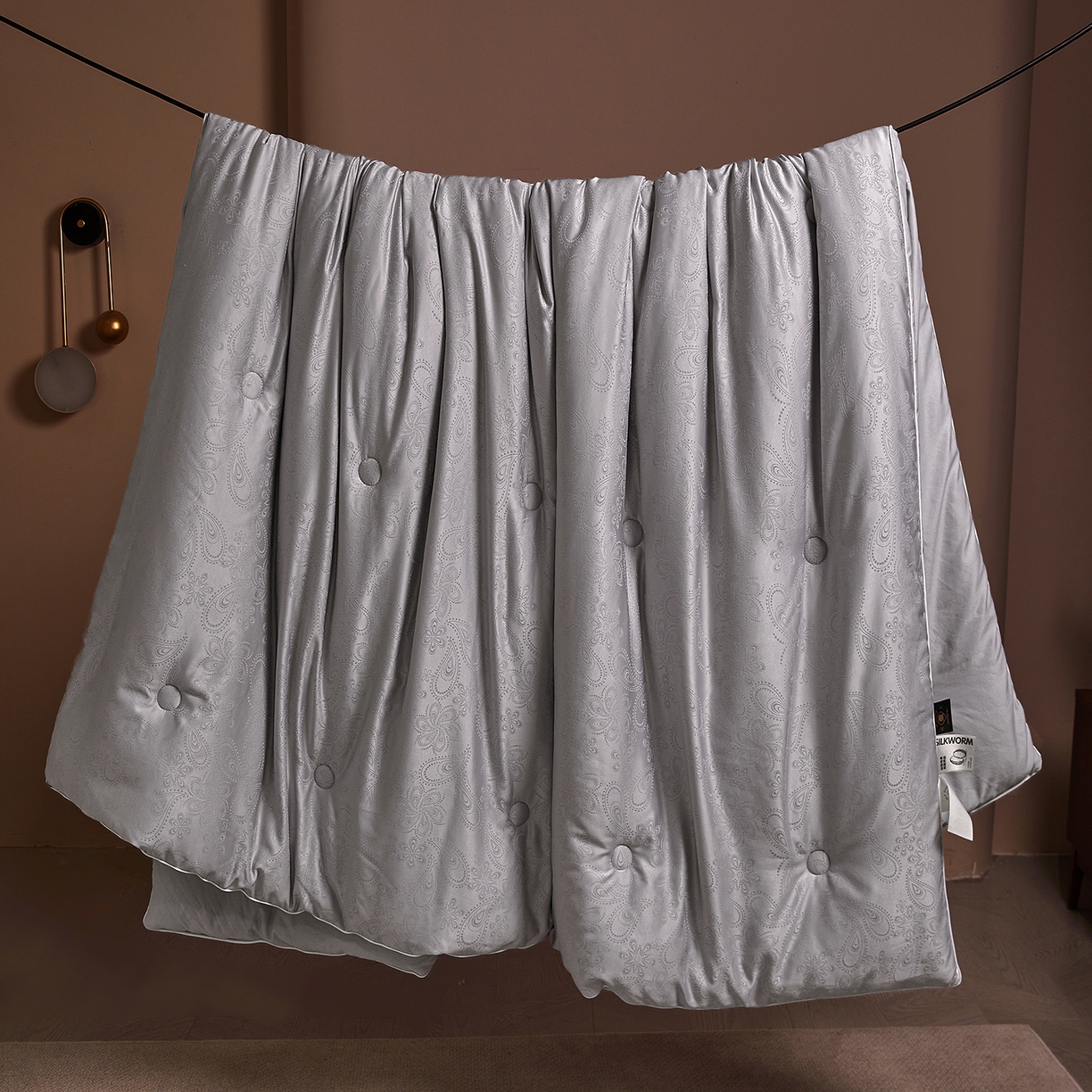 91家纺网 家纺一手货源 找家纺 欢乐季 2025新款贡缎提花蚕丝被 被子被芯 灰色