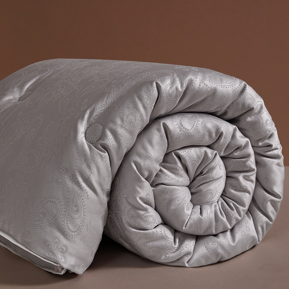 91家纺网 家纺一手货源 找家纺 欢乐季 2025新款贡缎提花蚕丝被 被子被芯 灰色