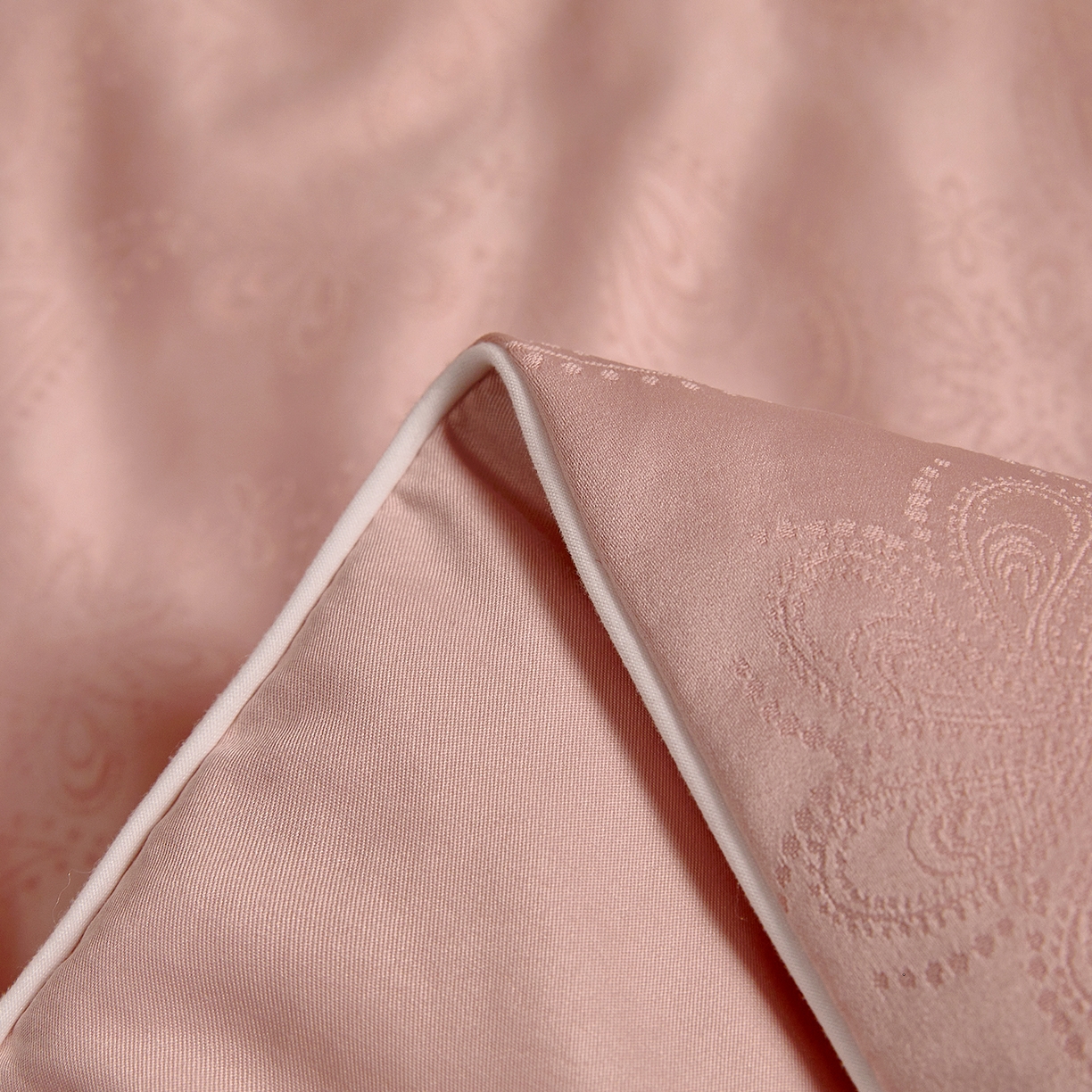 91家纺网 家纺一手货源 找家纺 欢乐季 2025新款贡缎提花蚕丝被 被子被芯 粉色