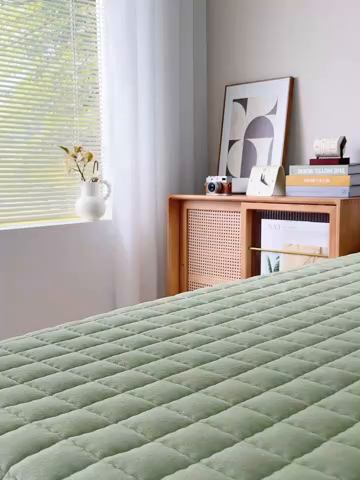 91家纺网 家纺一手货源 找家纺 （总）喜她床垫 2025新款保暖牛奶绒抗压棉床垫（专版烫画）