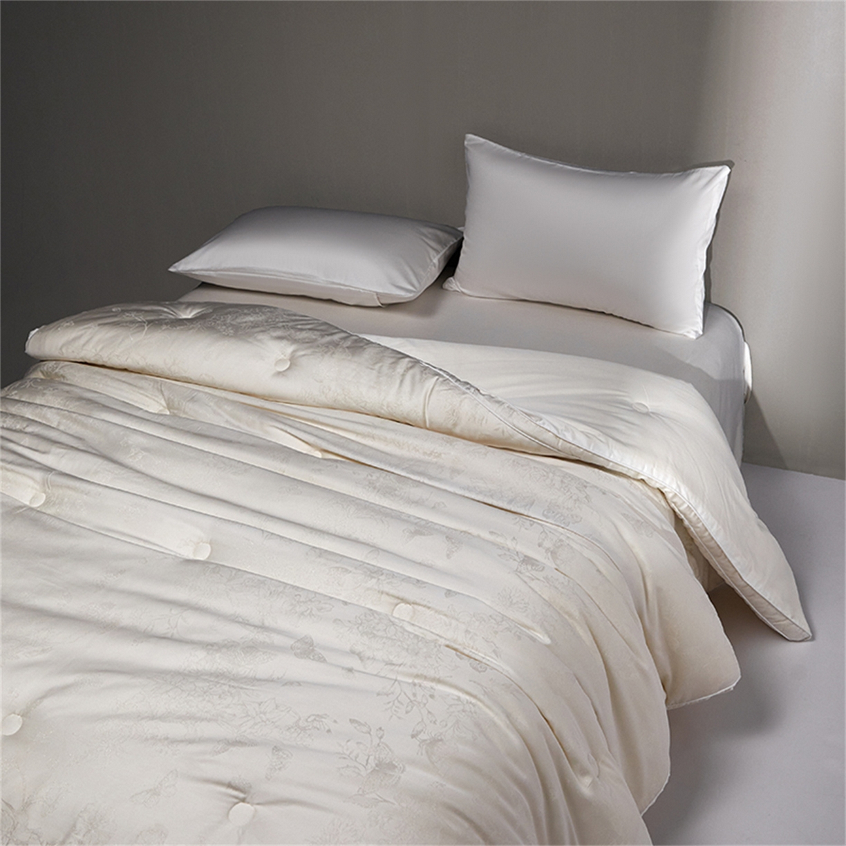 91家纺网 家纺一手货源 找家纺 （总）麦肯锡 2025新款寐颜冬季高端新品60s天丝棉提花春秋被子母被冬被-寐影