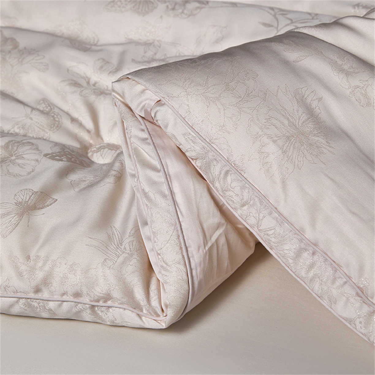 91家纺网 家纺一手货源 找家纺 麦肯锡 2025新款寐颜冬季高端新品60s天丝棉提花春秋被子母被冬被-寐影 粉黛