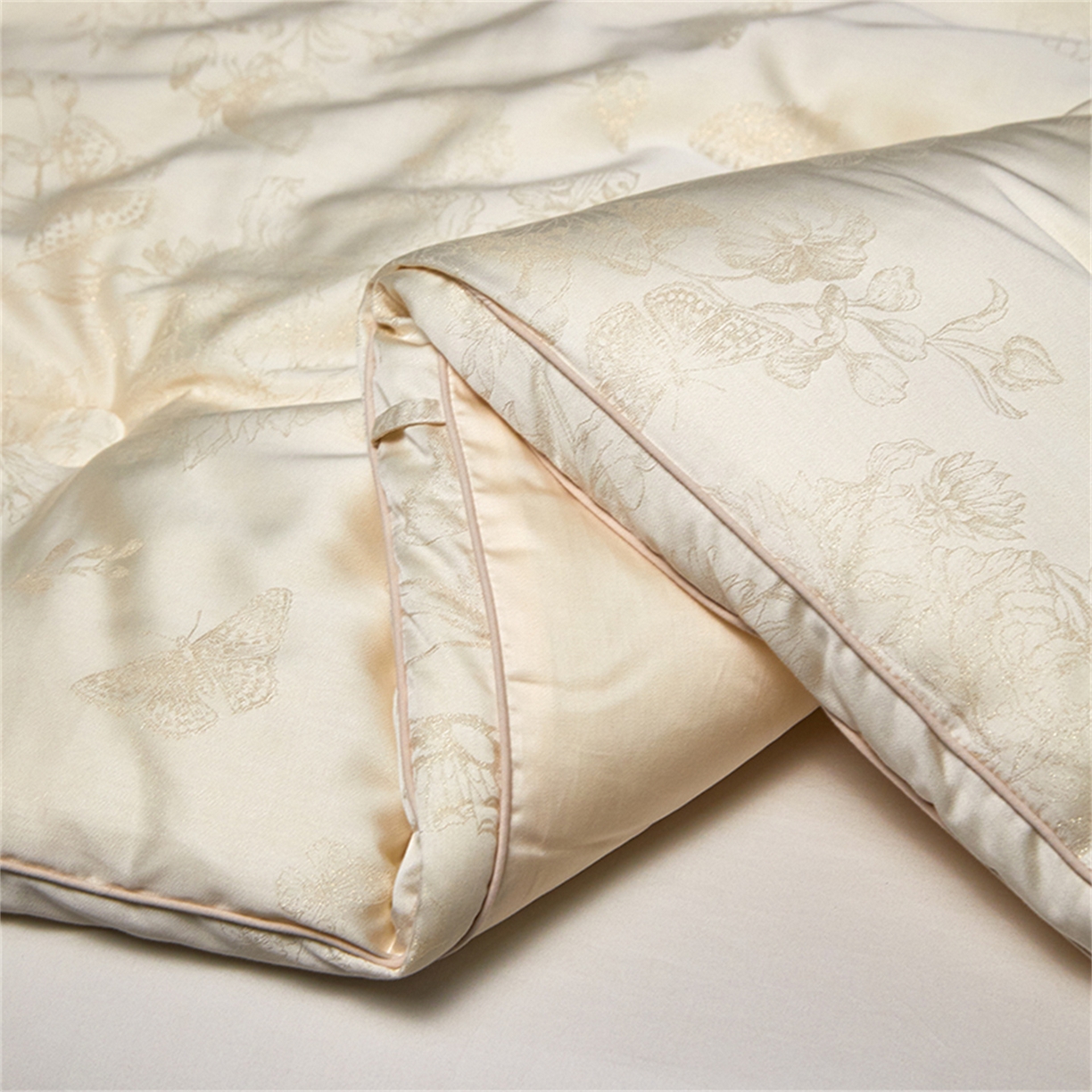 91家纺网 家纺一手货源 找家纺 麦肯锡 2025新款寐颜冬季高端新品60s天丝棉提花春秋被子母被冬被-寐影 鎏金