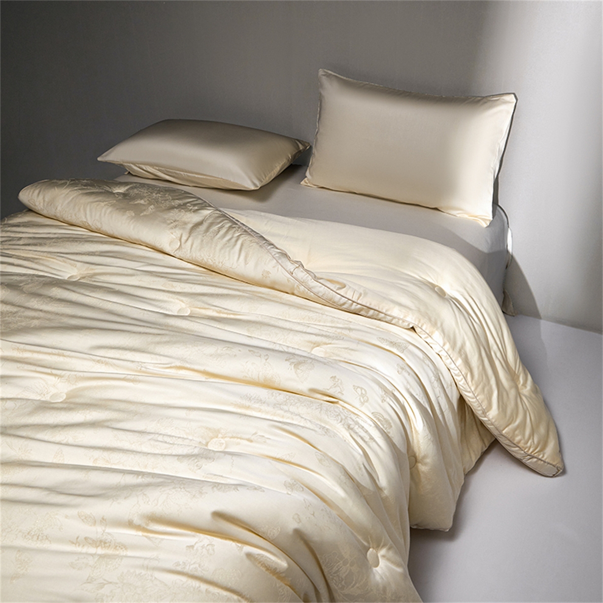 91家纺网 家纺一手货源 找家纺 麦肯锡 2025新款寐颜冬季高端新品60s天丝棉提花春秋被子母被冬被-寐影 鎏金