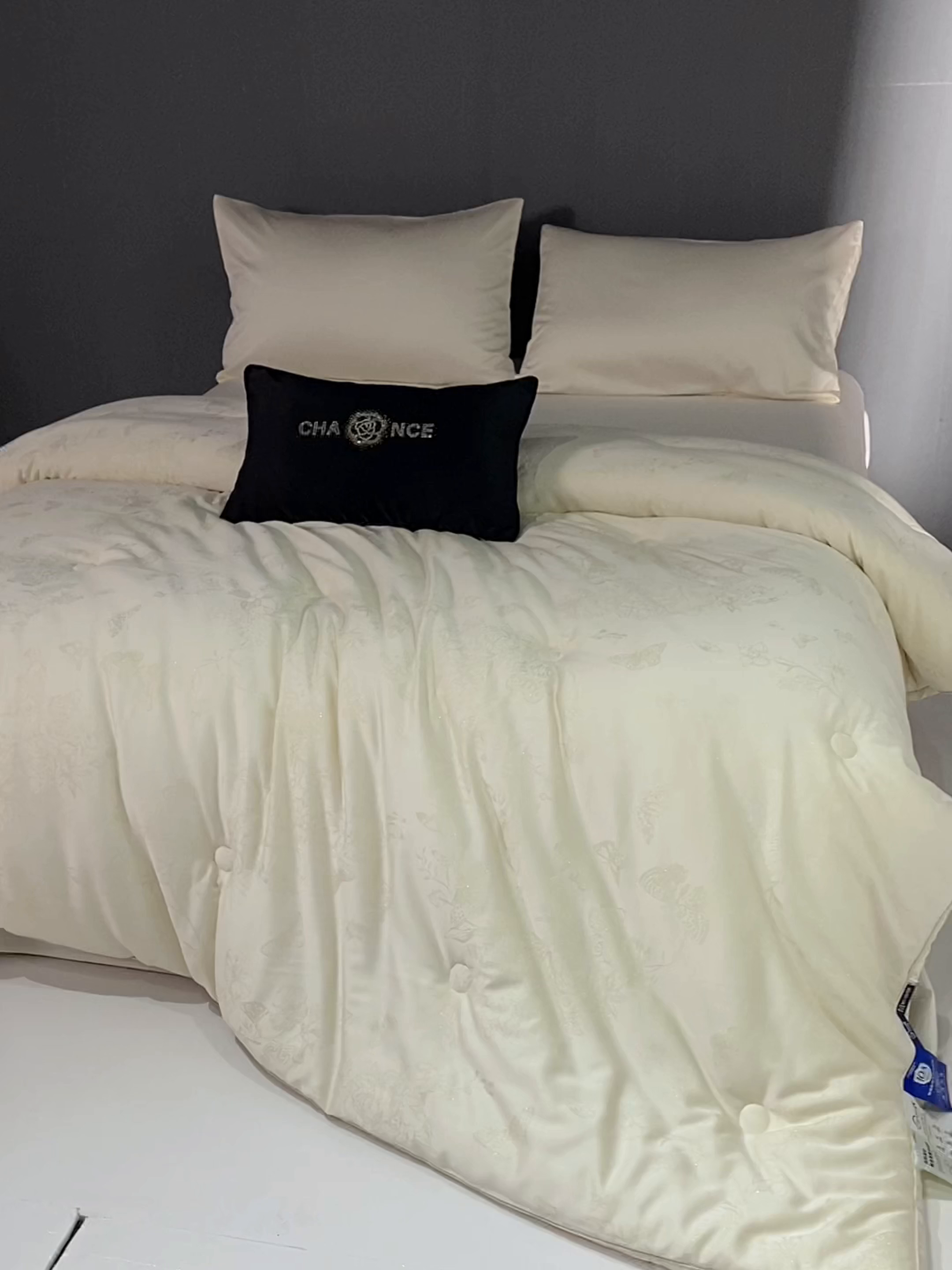 91家纺网 家纺一手货源 找家纺 麦肯锡 2025新款寐颜冬季高端新品60s天丝棉提花春秋被子母被冬被-寐影 鎏金