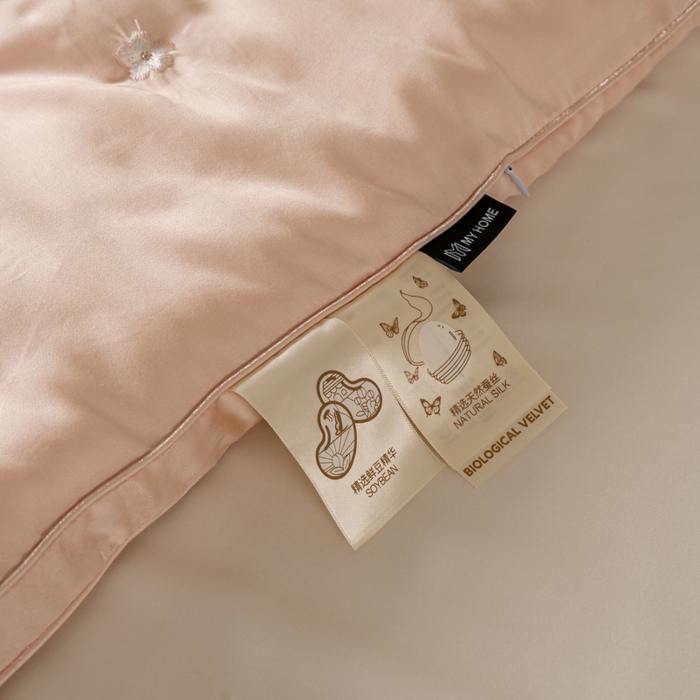 91家纺网 家纺一手货源 找家纺 麦肯锡 2025寐颜新款刺绣天丝棉提花四季被-蝶漾 粉色