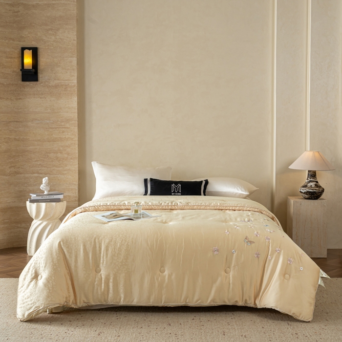 麦肯锡 2025寐颜新款刺绣天丝棉提花四季被-蝶漾 金色