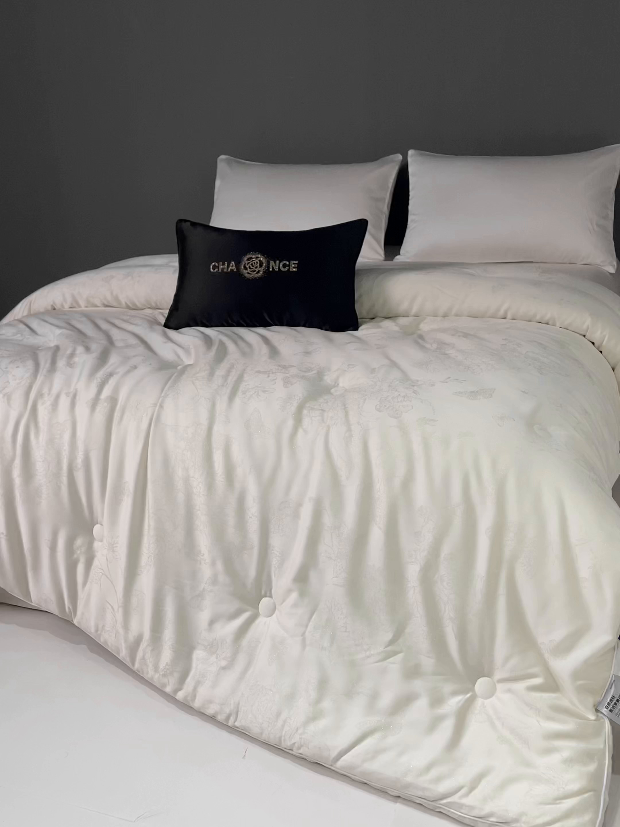 91家纺网 家纺一手货源 找家纺 （总）麦肯锡 2025新款寐颜冬季高端新品60s天丝棉提花春秋被子母被冬被-寐影