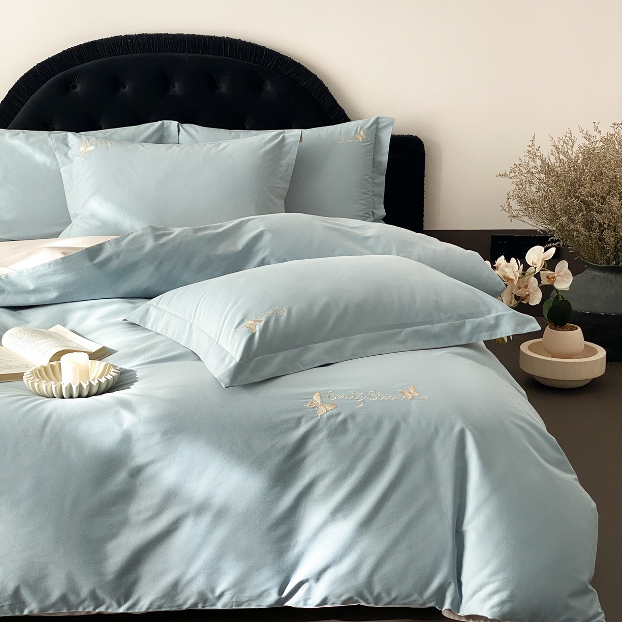 91家纺网 家纺一手货源 找家纺 （总）云栖家居 2025秋冬新款50支纯色双拼加厚全棉磨毛被套刺绣100S纯棉四件套-小蝴蝶系列