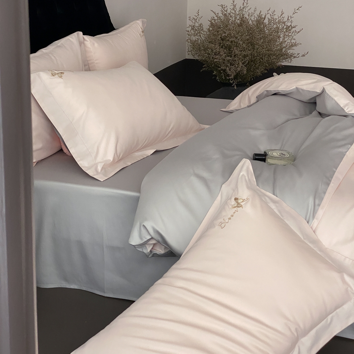 91家纺网 家纺一手货源 找家纺 （总）云栖家居 2025秋冬新款50支纯色双拼加厚全棉磨毛被套刺绣100S纯棉四件套-小蝴蝶系列