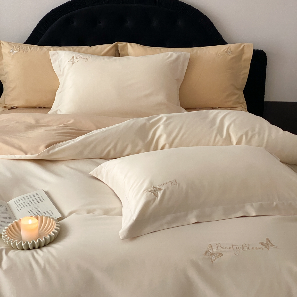 91家纺网 家纺一手货源 找家纺 云栖家居 2025秋冬新款50支纯色双拼加厚全棉磨毛被套刺绣100S纯棉四件套-小蝴蝶系列 月光黄